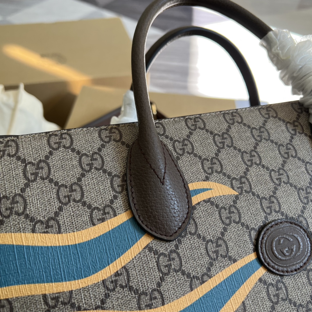 Gucci Shopping Bags